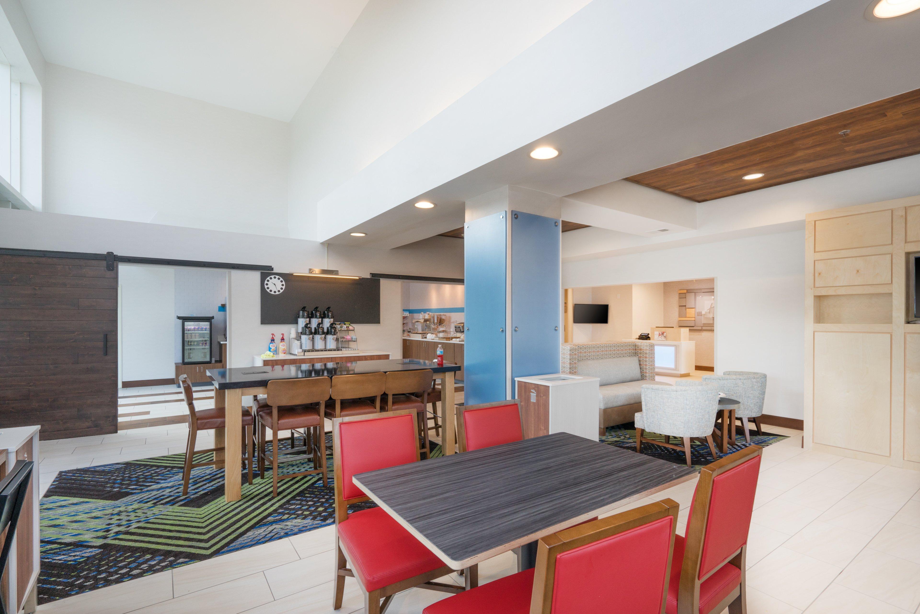 Holiday Inn Express Hotel & Suites Frankfort By Ihg Exterior foto