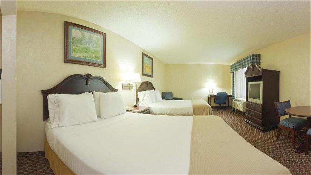 Holiday Inn Express Hotel & Suites Frankfort By Ihg Exterior foto
