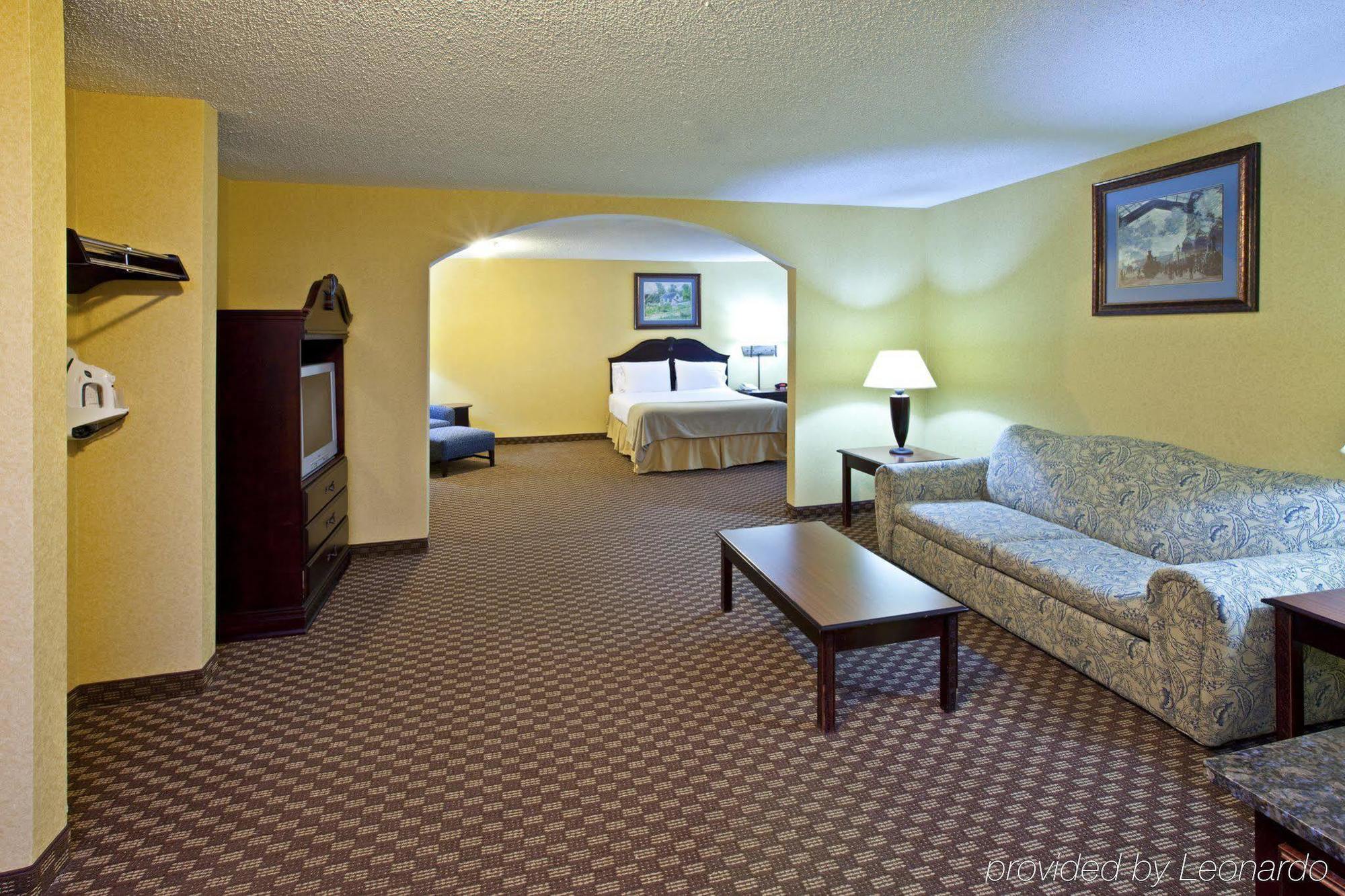 Holiday Inn Express Hotel & Suites Frankfort By Ihg Habitación foto